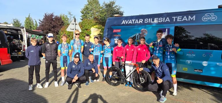 Nasi zawodnicy na podium Mistrzostw Polski w jeździe parami i drużyn na czas!