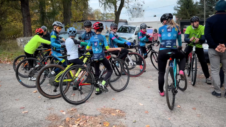 Jeżdżą już! Rozpoczęli zajęcia na torze przełajowym przy PZS2 w Pszczynie